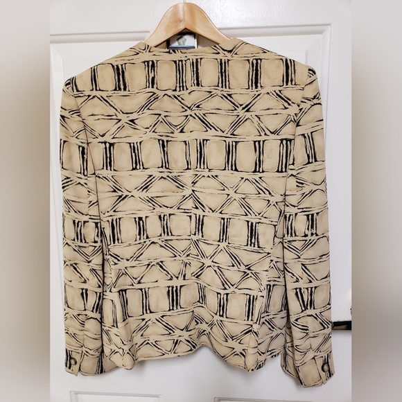 JACKET:  JONES NEW YORK SIGNATURE Size 10, Tan/Black Geometric - Picture 3 of 6